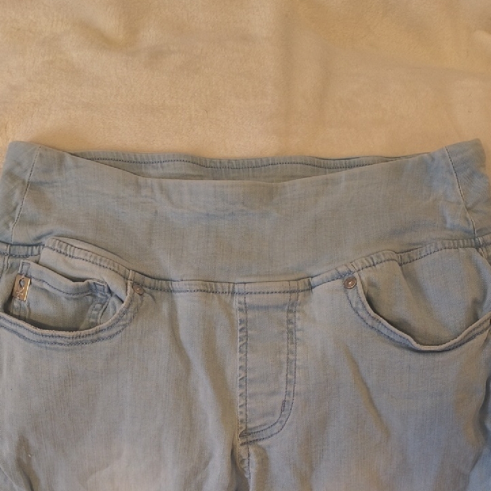 Belle by Kim Gravel Light Denim Capris - Picture 3 of 4